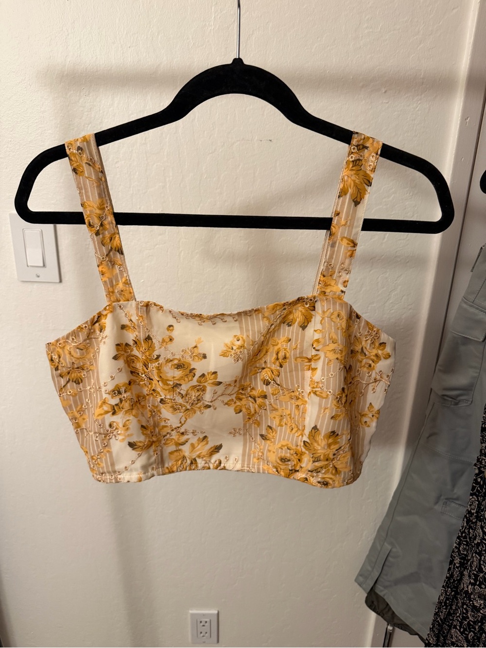 Floral Square-Neck Crop Top in Yellow Cream